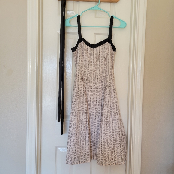 Vintage Floral Pattern Dress in S - Picture 3 of 5